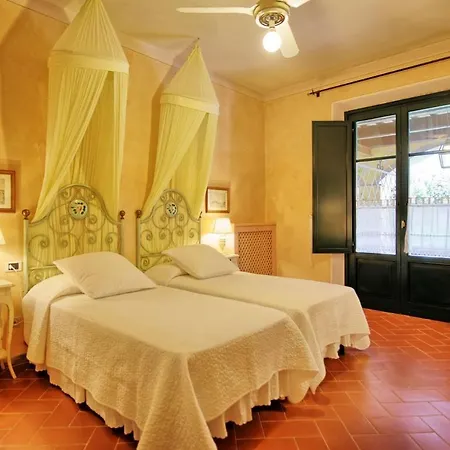 Sleeps 6 T242173